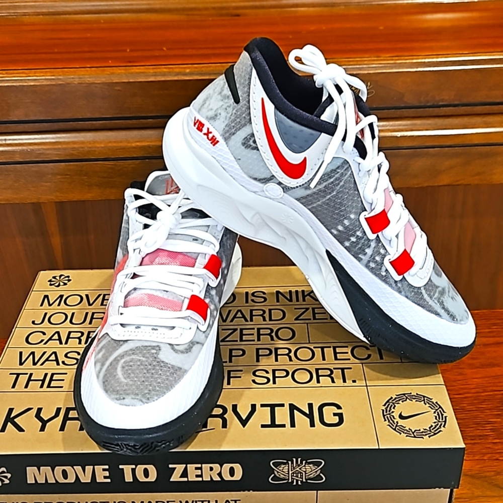 Nike Kyrie 8 White University Red Sneakers size 10